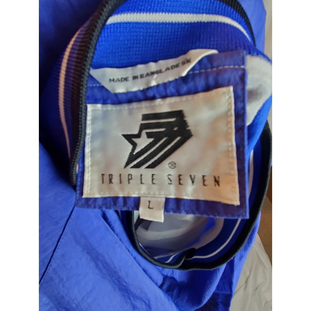 Windbreaker - Picture 3 of 3